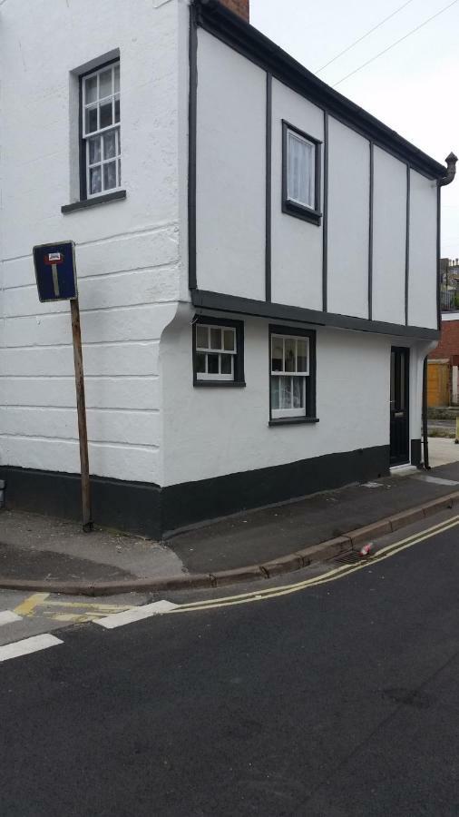 1 Bed Self Catering Apartment *