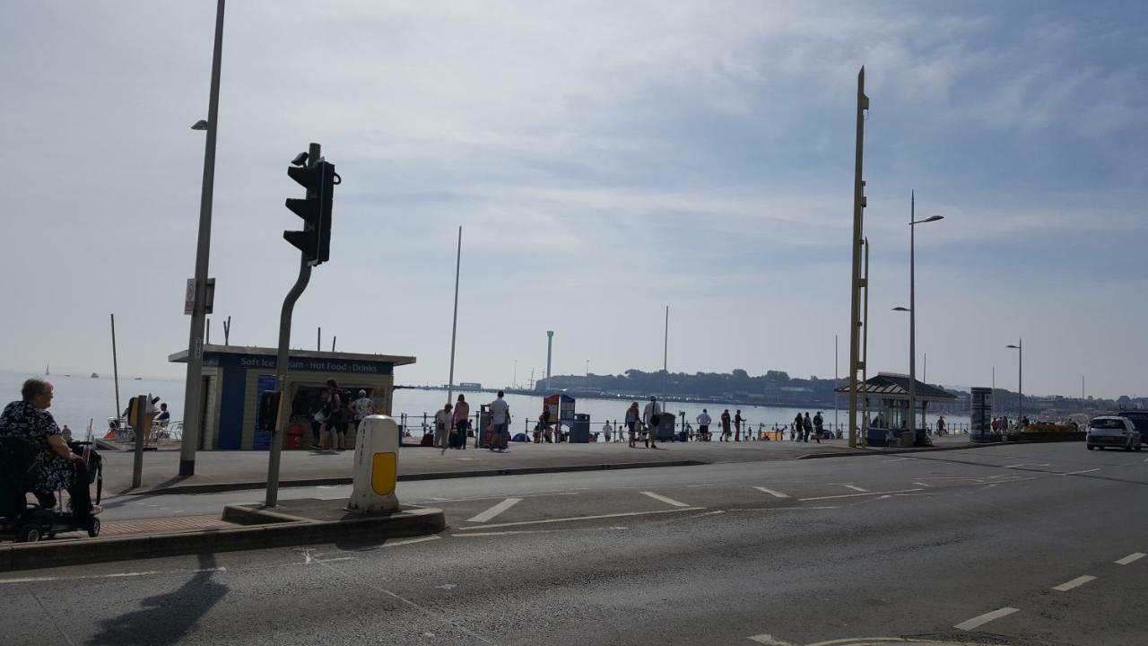 1 Bed Self Catering Apartment *